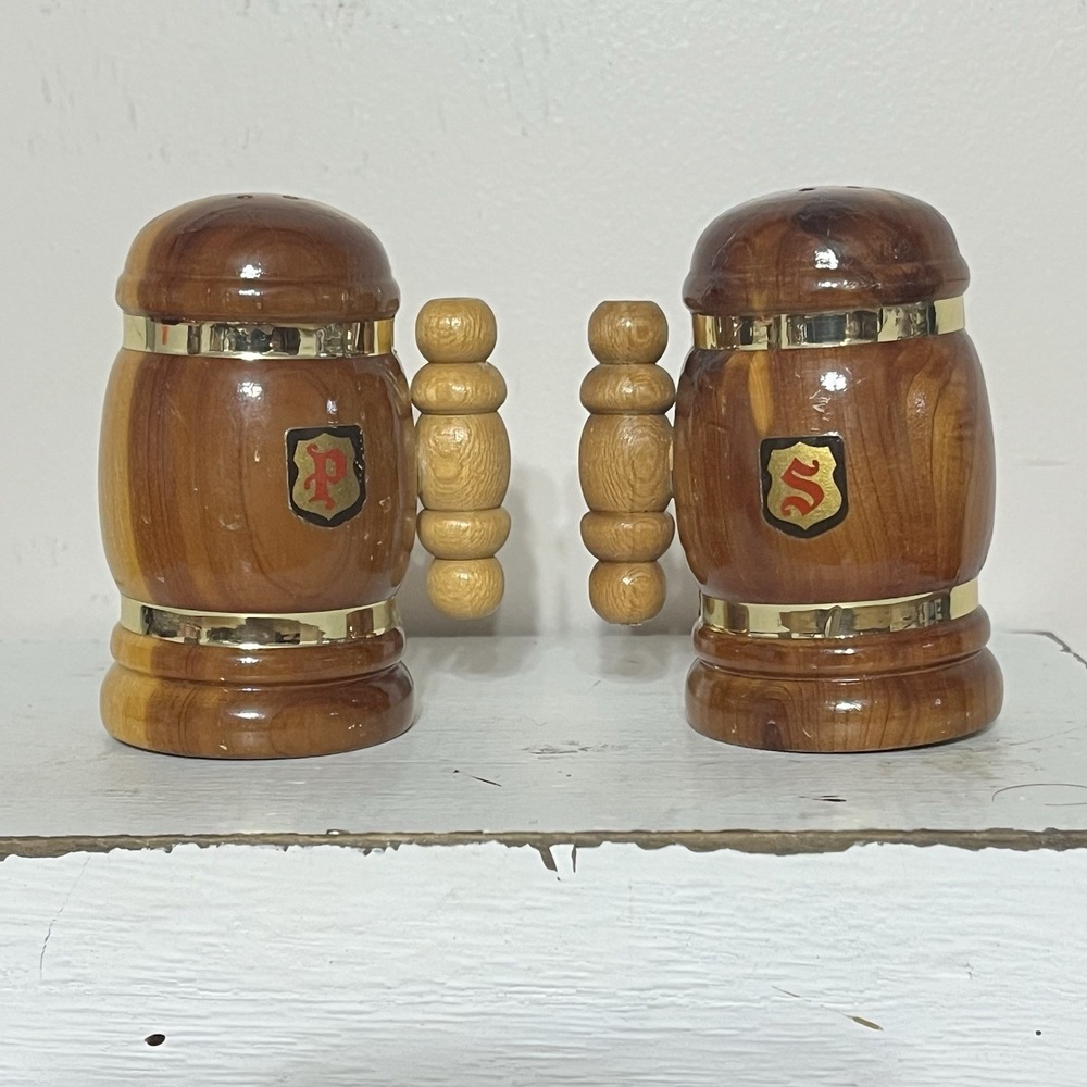 Pair‎ Vintage Salt Pepper Shaker 3" Wood Barrel Shape 1970s Souvenir